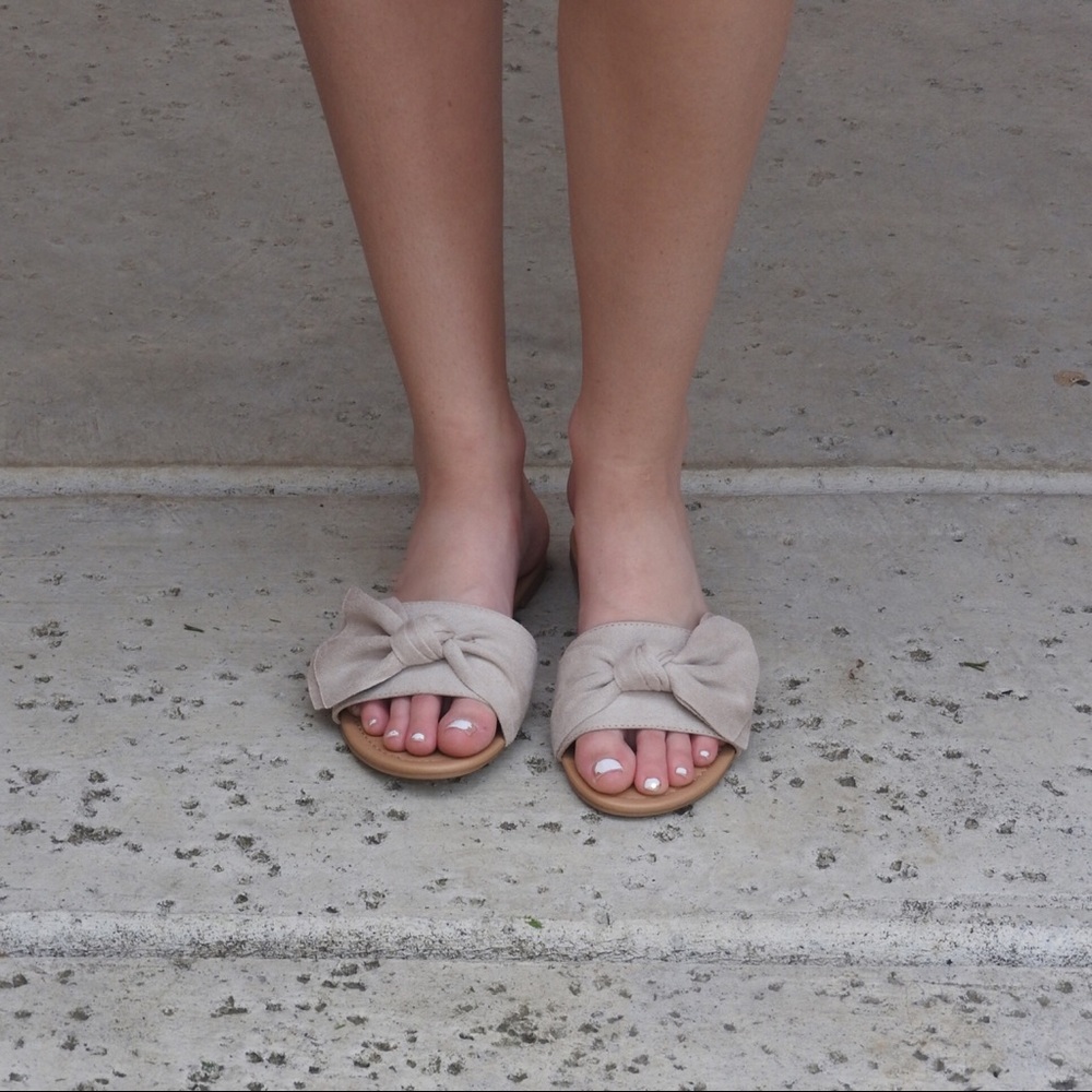 CLEARANCE-NO OFFERS PLEASE‼️Shannon Slip On’s - Picture 4 of 5